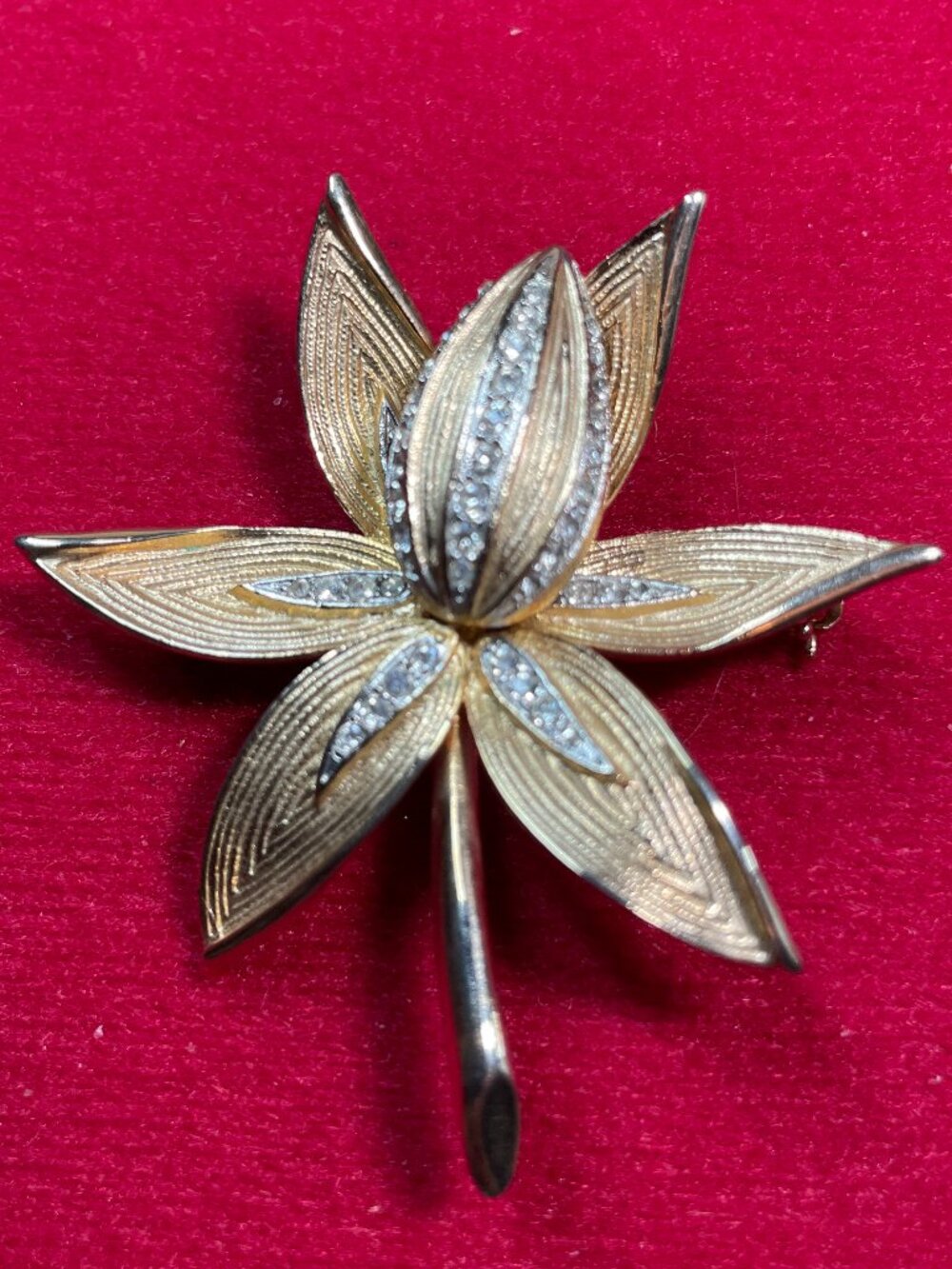 Vintage Mid Century Gold Tone Rhinestone Lily Flower Brooch